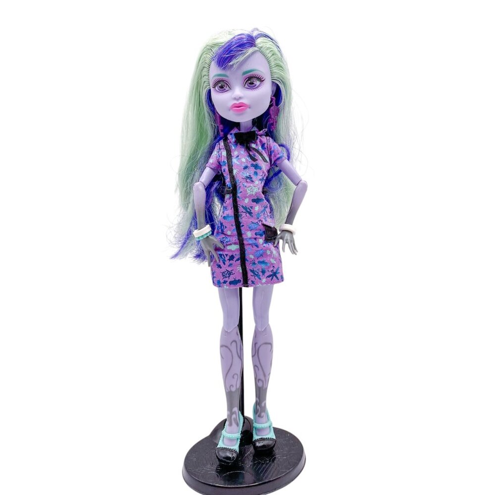 Twyla Monster High New Scaremester Doll – Stand + Full Outfit (No Purse)